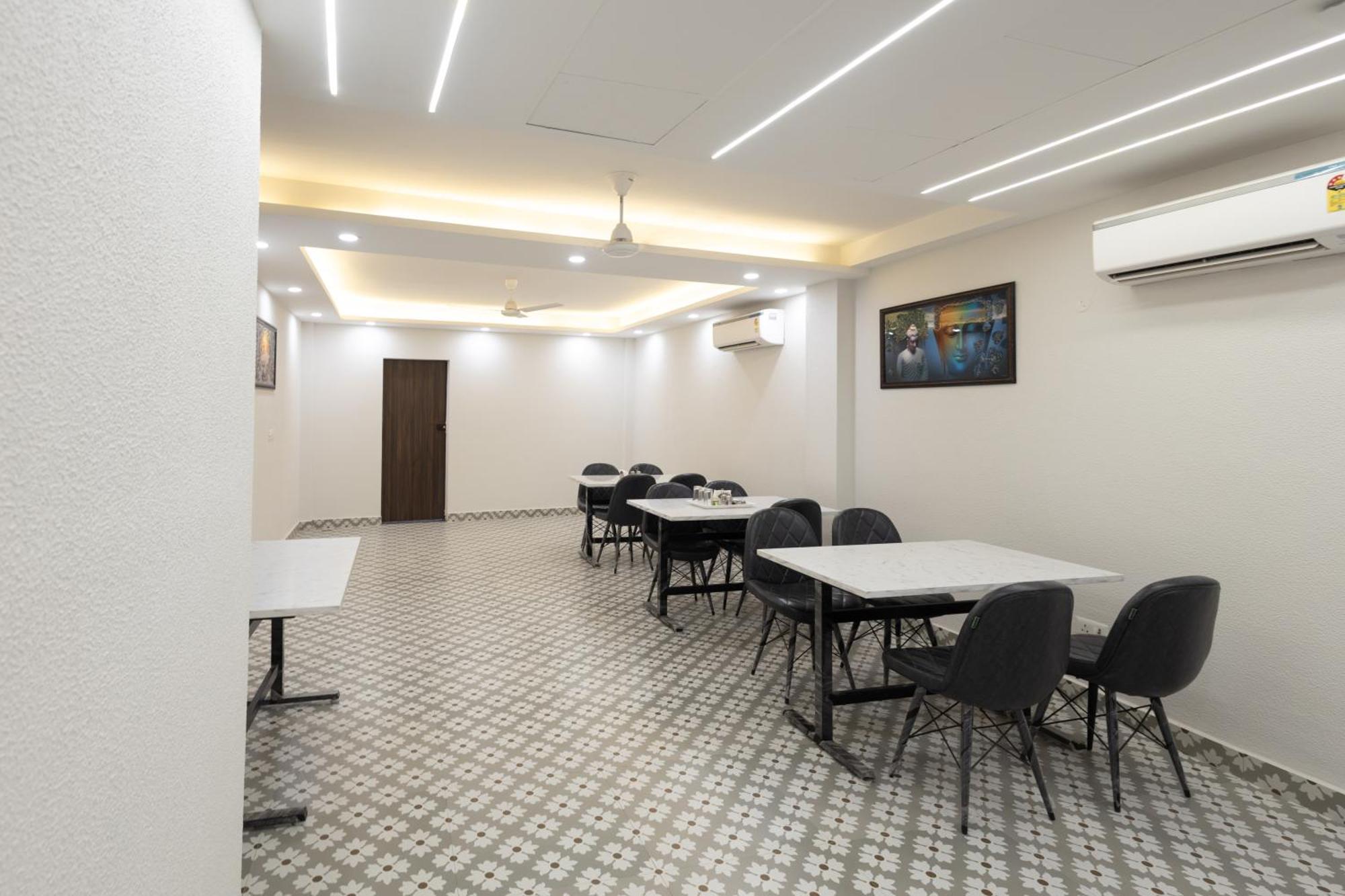 Sunrise Ecostay Hotel New Delhi